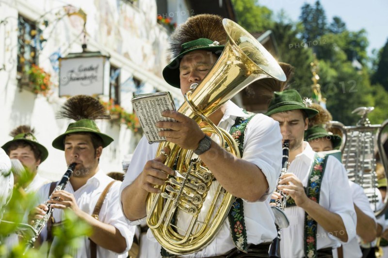 Traditional traditional costume parade, Garmisch-Partenkirchen, Werdenfelser Land, Upper Bavaria, Bavaria, Germany, Europe