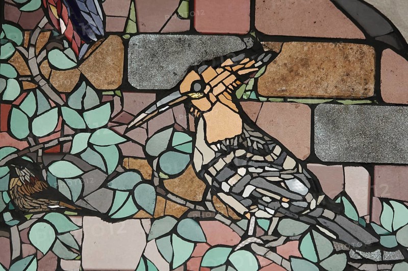 Wall mosaic with hoopoe by Isidora Paz López 2019, one, two, bird figures, sparrow, sparrow, flower figures, handicrafts, tiles, Lopez, rock staircase, bird staircase, Pirmasens, Palatinate Forest, Rhineland-Palatinate, Germany, Europe