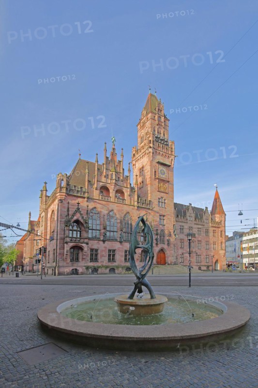 Round fountain with sculpture on Rathausplatz, Neues Rathaus St. Johann built 1900, Saarbrücken, Saarland, Germany, Europe