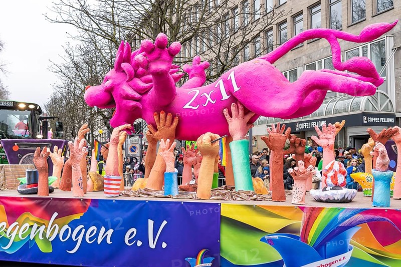 Rose Monday parade in Düsseldorf, themed floats of carnival societies and other participants in the street carnival, North Rhine-Westphalia, Germany, Europe