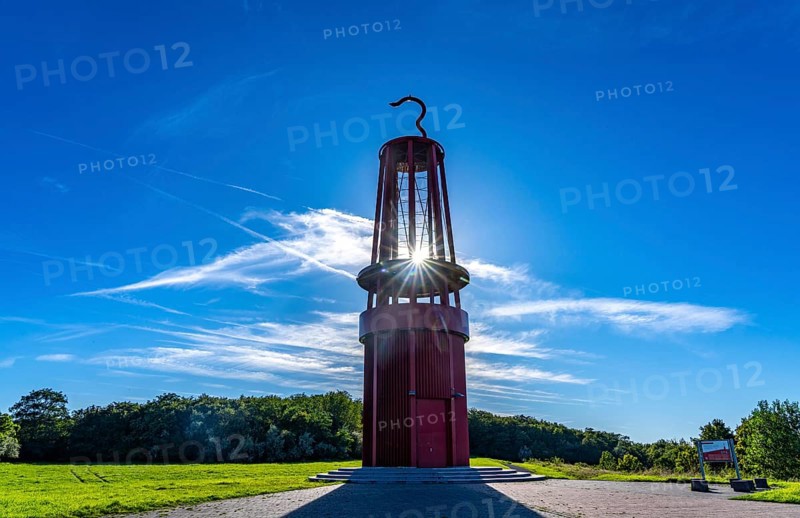 Rheinpreussen spoil tip in Mörs, spoil tip sign Das Geleucht, light installation, North Rhine-Westphalia, Germany, Europe