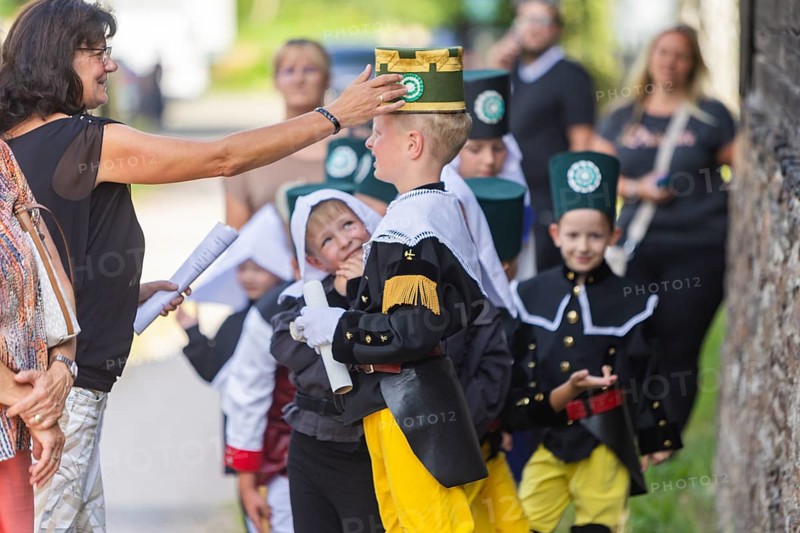 Minister President Michael Kretschmer visits Schneeberg on the occasion of the Mountain Dispute Day. Here is a performance by the children's group from Kinderhaus Neustädtel e.V., Siebenschlehner Pochwerk, Schneeberg, Saxony, Germany, Europe