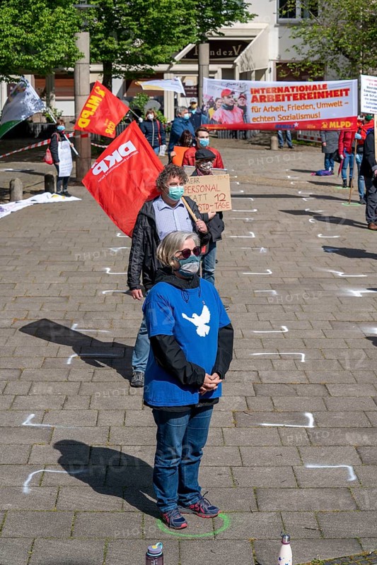 Demonstration on 1 May, on the Weberplatz in Essen, an alliance of left-wing parties and groups had achieved, in the second instance, in front of the OVG Münster that the originally banned demonstration was approved, subject to many conditions, such as number of participants, distance, compulsory masks, Essen, North Rhine-Westphalia, Germany, Europe