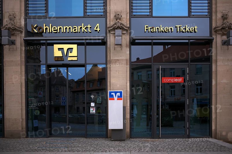 Volksbank Raiffeisenkasse, Kohlenmarkt 4, Logo, Sale Franken Ticket, Old Town, Fürth, Franconia, Bavaria, Germany, Europe