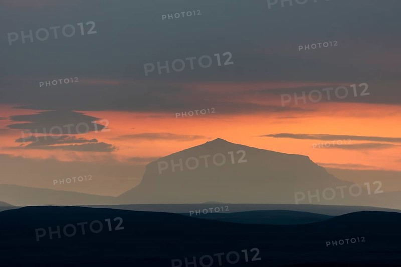 Table volcano Herðubreið or Herdubreid (German: die Breitschultrige), Queen of the Mountains of Iceland, Icelandic highlands, Ódáðahraun desert, Iceland, Europe