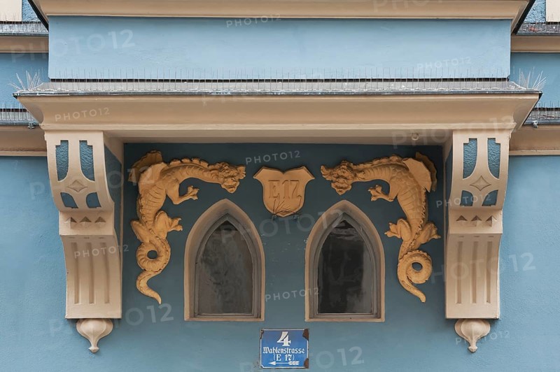 Detailed view of a bay window with dragon figures from a town house from 1899, Regensburg, Upper Palatinate, Bavaria, Germany, Europe