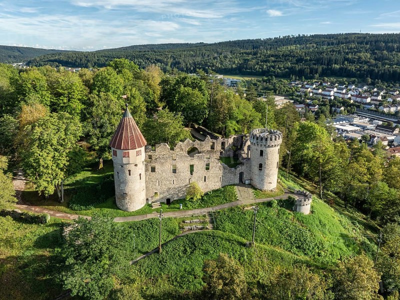 Aerial view of the Honburg castle ruins on the Honberg above the town of Tuttlingen, district of Tuttlingen, Black Forest, Baar, Heuberg, Baden-Württemberg, Germany, Europe