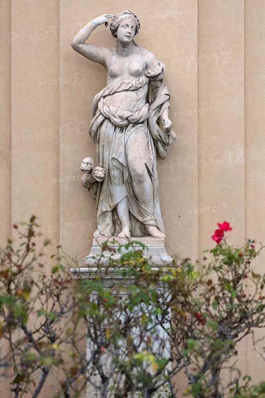Sculpture of a woman with a multi-headed snake, in the garden of Palazzo Reale, Via Balbi, 10, Genoa, Italy, Europe