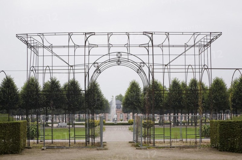 Arc de Triomphe steel frame arbour in the Schwetzingen palace garden in late summer, Schwetzingen, Germany, Europe