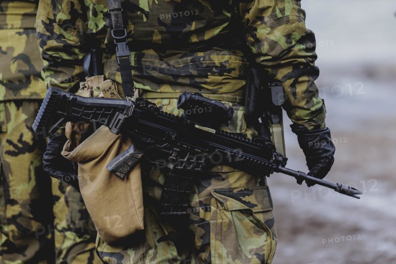A soldier with a rifle, taken during the military exercise 'Wettiner Schwert' with German and Czech soldiers near Tangermünde, 26 March 2024. 'Wettiner Schwert' is part of the NATO Quadriga exercise