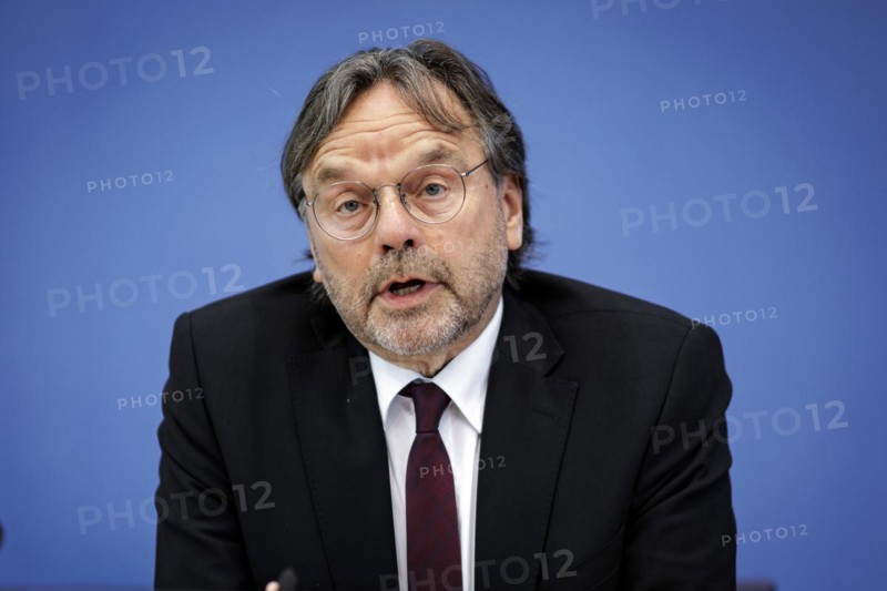 Michael Groß, Chairman of the Executive Board of the AWO Federal Association, spoke at a press conference on the topic of Averting cuts, securing future investments: In favour of a change of course in financial and budgetary policy at the Federal Press Conference. Berlin, 11.04.2024