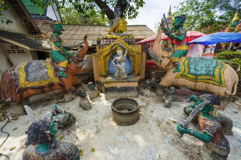 Marodern Buddhist temple, religion, Buddhism, figures, statue, sculpture, worship, God, Buddha, Asian, history, cultural history, cult, icon, public, Koh Samui, Thailand, Asia
