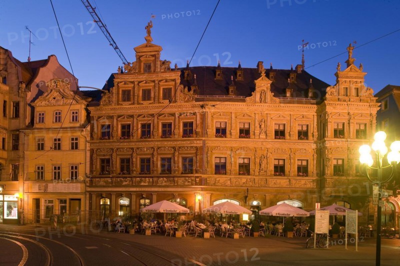 Renaissance patrician houses on the fish market, the Haus zum Breiten Herd (1584) . on the fish market