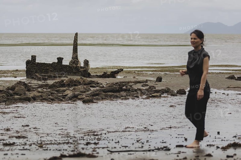 Annalena Bärbock (Bündnis 90/Die Grünen), Federal Foreign Minister, pictured at graves flooded by rising sea levels near the settlement of Togoru, 07.05.2024. Bärbock is travelling to Australia, New Zealand and Fiji for political talks / Photographed on behalf of the Federal Foreign Office