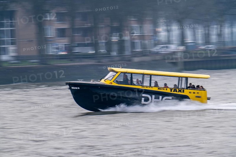 Water taxi Rotterdam, individual taxi rides with motorboats in Rotterdam, in the harbour and on the Nieuwe Maas, Netherlands