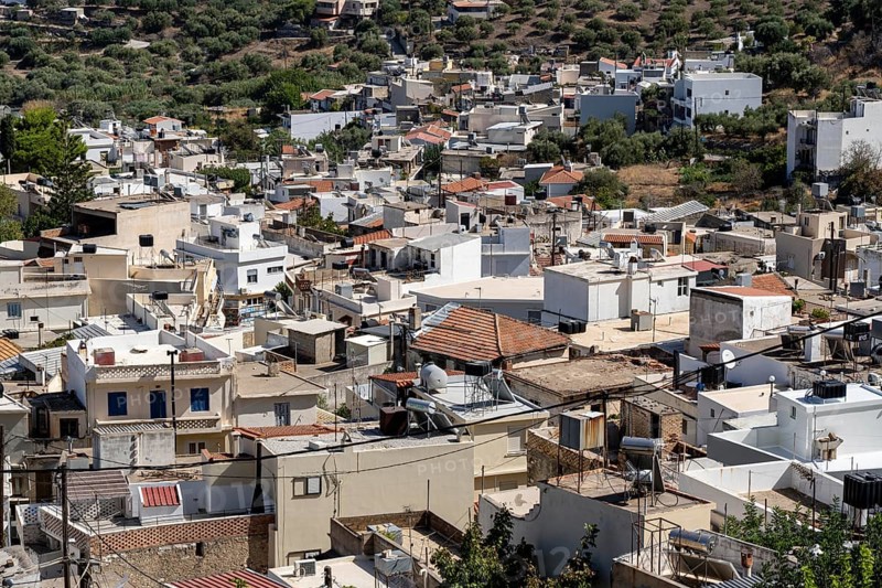 The village of Kritsa, with just under 1300 inhabitants, a mountain village with narrow streets in the east of the island of Crete