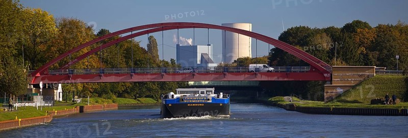 Barge on the Rhine-Herne Canal with a view of the Datteln power station at the Castrop-Rauxel water crossing, Ruhr area, Germany, Europe