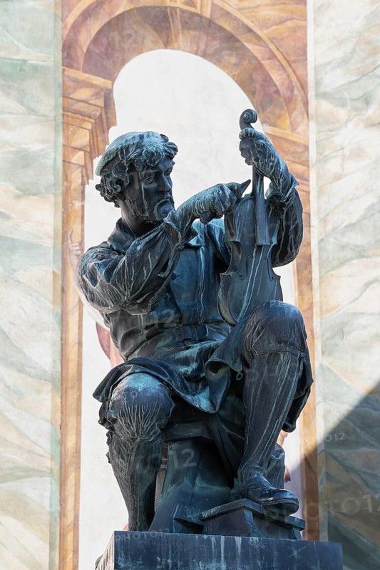 Matthias Klotz, violin maker, sculpture, monument, Mittenwald, Werdenfelser Land, Upper Bavaria, Bavaria, Germany, Europe