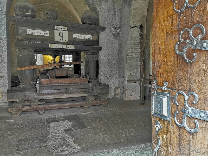Lay refectory, exhibition of historical wine presses from the period 1668 to 1801, Eberbach Monastery, Erbach Monastery, former Cistercian abbey near Eltville am Rhein, Hesse, Germany, Europe