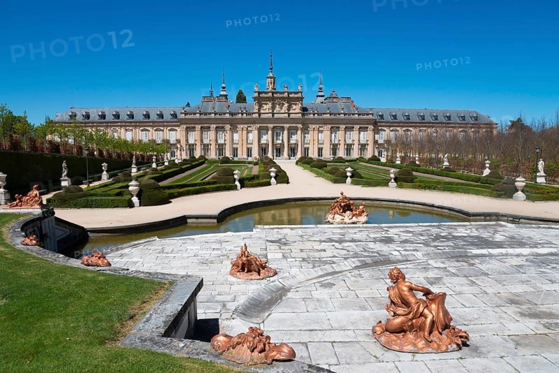 Magnificent palace with fountains, statues and manicured gardens under a blue sky, Royal Castle La Granja, Palace, Palacio Real de La Granja de San Ildefonso, San Ildefonso, Segovia, Castilla y Leon, Castilla y León, Spain, Europe