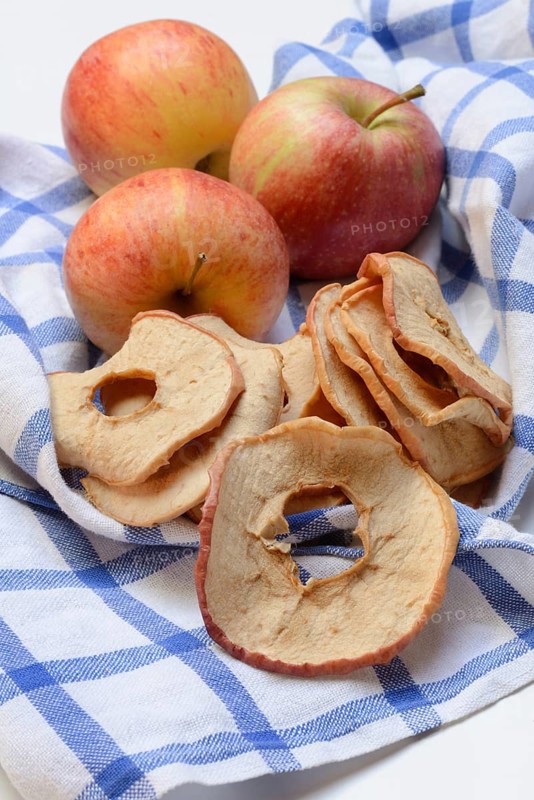 Apples and apple rings, dried fruit