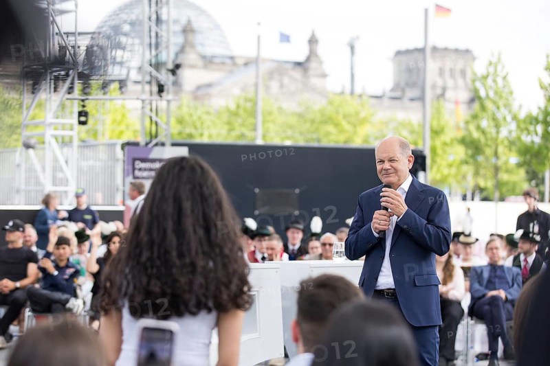 Olaf Scholz (Federal Chancellor, SPD) at the Germany Dialogue on the topic Together for Democracy in the dialogue forum at Celebrating Democracy. / The Basic Law turns 75, together it will be a celebration, Berlin, 24.05.2024