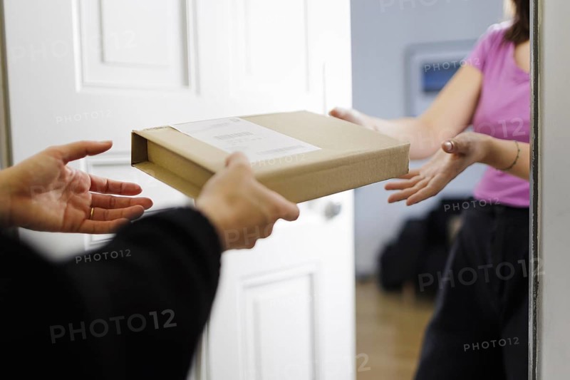 Topic: Parcel services, online orders, returns, Berlin, 08.08.2024