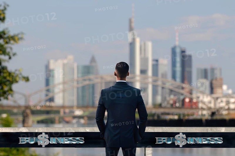 Symbol photo, financial economy, banks, money flows, capital market, currency, euro, interest rates, debt, European Community, Germany, Frankfurt am Main, ECB, European Central Bank, Europe