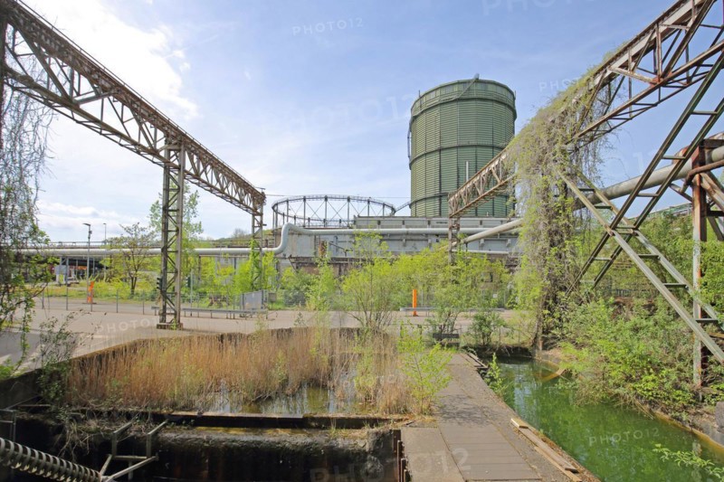 Gasometer, water basin and renaturalisation, UNESCO Völklingen Ironworks, Völklingen, Saarland, Germany, Europe