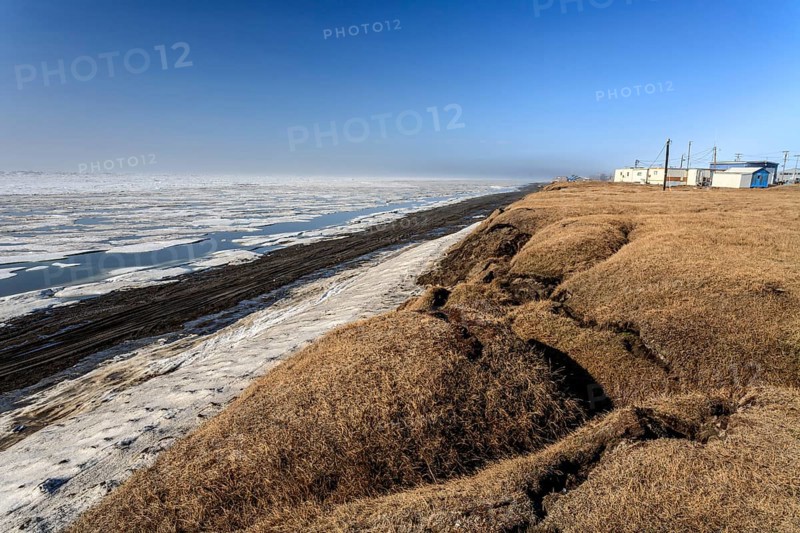Thawing permafrost on the Arctic coast, climate change, pack ice, Barrow, Beaufort Sea, Alaska, USA, North America