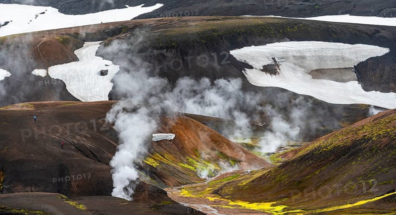 Colourful volcanic landscape with hills and snow, volcanic steaming hot springs, Laugavegur trekking trail, Landmannalaugar, Fjallabak Nature Reserve, Icelandic Highlands, Suðurland, Iceland, Europe