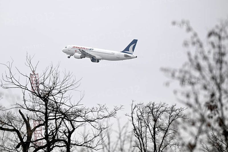 Aircraft AnadoluJet, Airbus A320-200, 9H-SLF