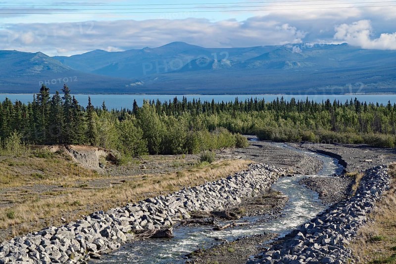 Stream leading down to Kluane Lake, mountains, wilderness, Alaska Highway, Yukon Territory, Canada, North America