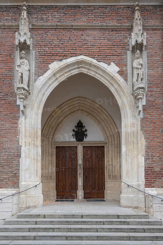 Entrance portal of the Gothic hall church of St Jakob built around 1400, Pfarrplatz 11 A, Straubing, Lower Bavaria, Germany, Europe