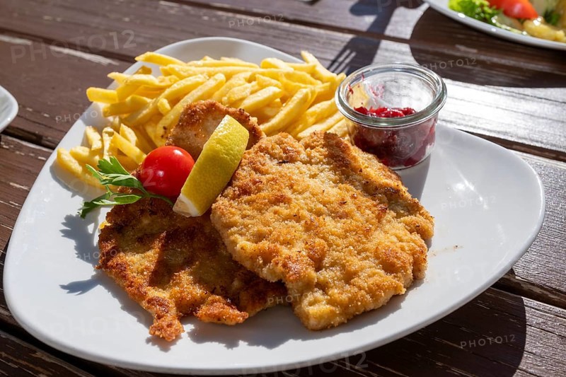 Wiener Schnitzel, Food, Gasthaus Märznhof, Nantesbuch, Penzberg, Upper Bavaria, Bavaria, Germany, Europe