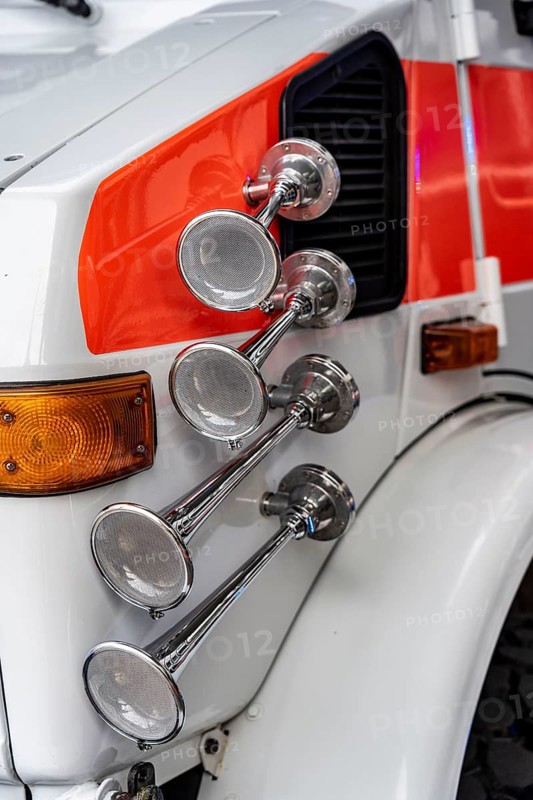 Martinshorn, horn on an emergency vehicle, compressed air fanfare, ambulance, horn, siren