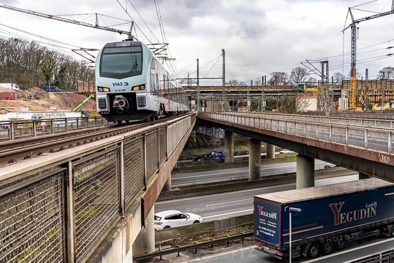 Railway bridges at the Duisburg-Kaiserberg motorway junction, complete reconstruction and new construction of the A3 and A40 junction, all bridges, ramps, carriageways are being renewed and partly widened, 8-year construction period, railway bridges running there are also being renewed, North Rhine-Westphalia, Germany, Europe