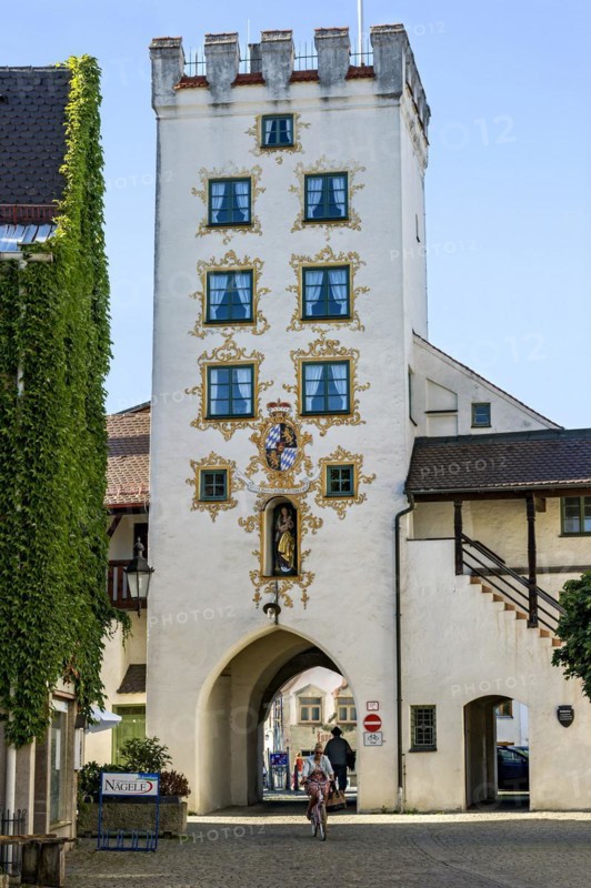 Entrance gate or Westernacher Tor, medieval town gate, old town centre, Mindelheim, Swabia, Bavaria, Germany, Europe
