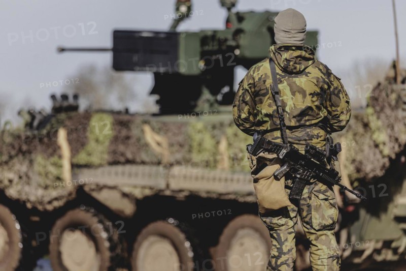A soldier with a rifle, taken during the military exercise 'Wettiner Schwert' with German and Czech soldiers near Tangermünde, 26 March 2024. 'Wettiner Schwert' is part of the NATO Quadriga exercise