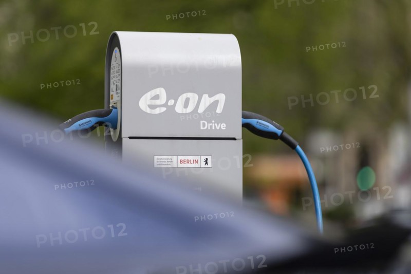 A charging station (e-car charging station) for electric vehicles from the energy company E.ON in Berlin, 08/04/2024