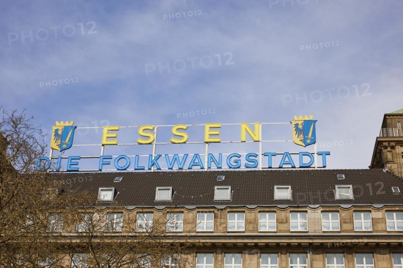 Illuminated sign Essen, The Folkwang City on the roof of the Hotel Handelshof in Essen, Ruhr area, independent city, North Rhine-Westphalia, Germany, Europe