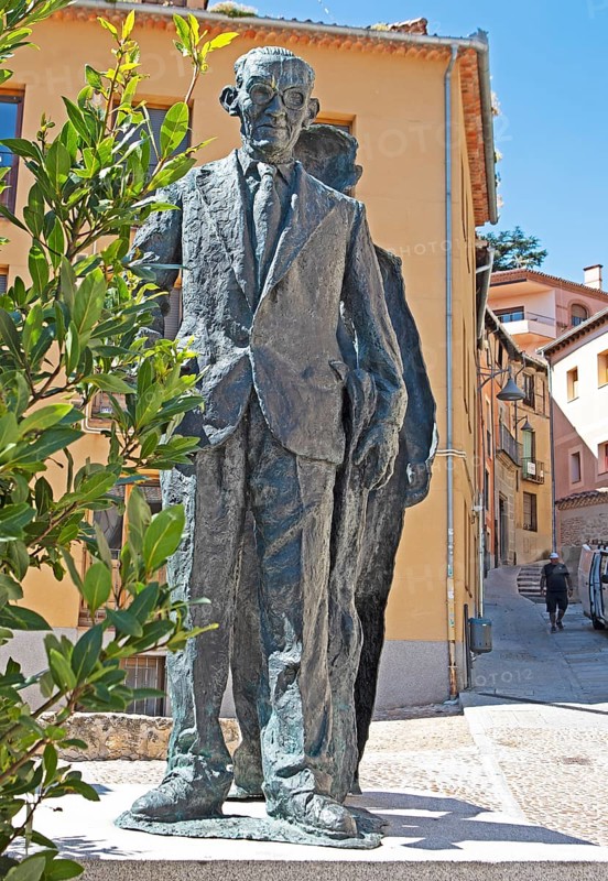 Statue of Agapito Marazuela Albornos, Spanish musician, Jewish quarter in the historic centre of Segovia, province of Segovia, Castile and Leon, Spain, Europe