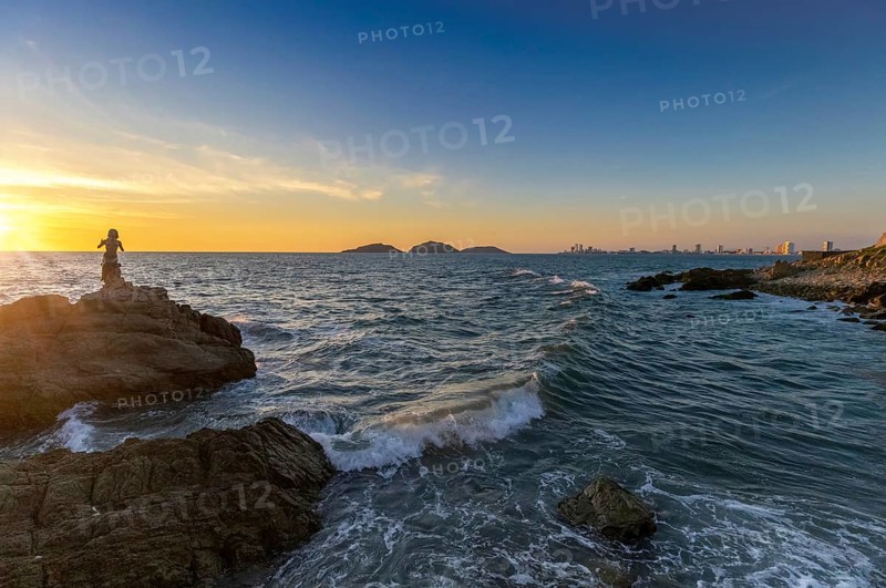 Mexico, Mazatlan, El Malecon with ocean views and restaurants near ocean promenade and old center, Central America
