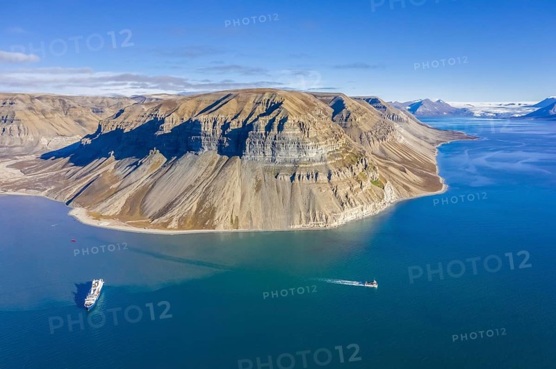 Cruise ship of Iceland ProCruises and Skansbukta in the outer Billefjorden, Billefjord, southeast of Dickson Land, Svalbard, Spitsbergen, Norway, Europe