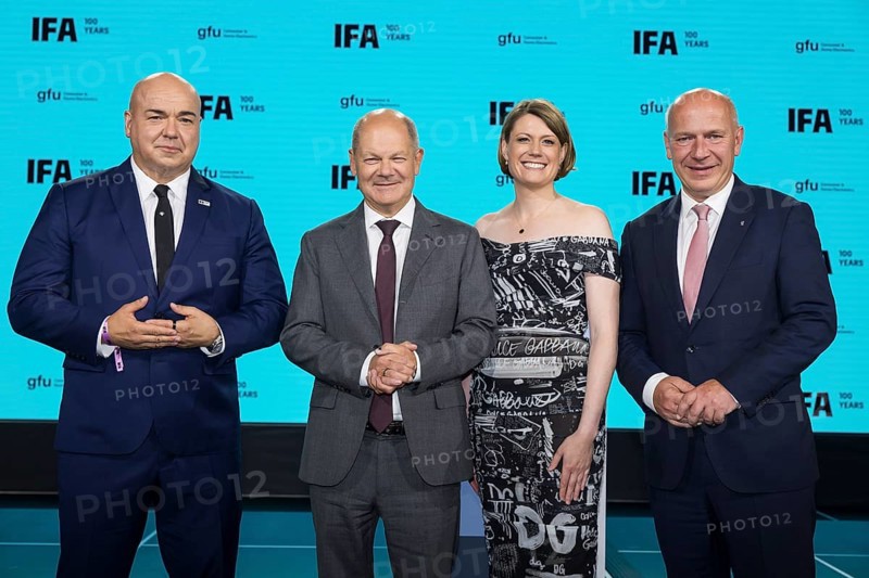 Leif-Erik Lindner (Managing Director of IFA Management GmbH), Olaf Scholz, Chancellor of the Federal Republic of Germany, SPD), Sara Warneke (Managing Director of gfu Consumer & Home Electronics GmbH) and Kai Wegner, Governing Mayor of Berlin (CDU) at the opening gala for 100 years of IFA in the CityCube, Berlin, 05/09/2024
