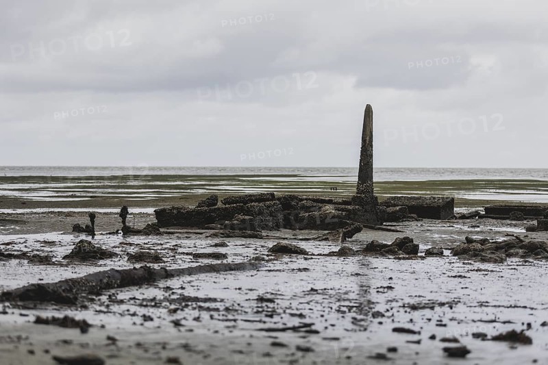Graves near the settlement of Togoru flooded by rising sea levels, 07.05.2024. Bärbock is travelling to Australia, New Zealand and Fiji for political talks / Photographed on behalf of the Federal Foreign Office