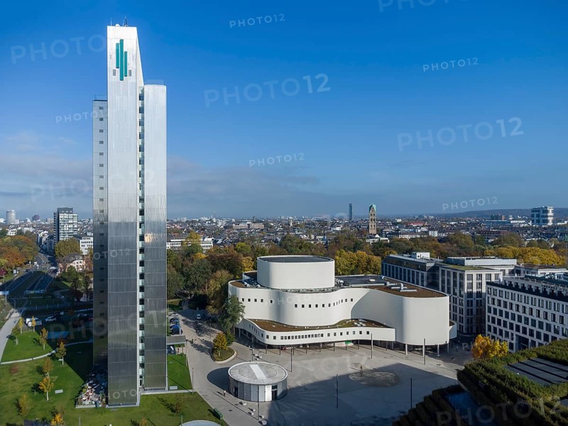 Gustaf-Gründgens-Platz mit Schauspielhaus, Dreischeibenhaus, Drohnenaufnahme, Düsseldorf, NRW, Deutschland