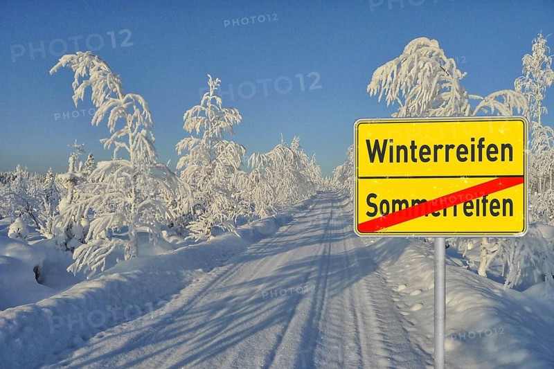 Winter road, snow, snowfall, slippery road, road safety, risk of skidding, snow-covered road, adapted speed, Germany, Europe