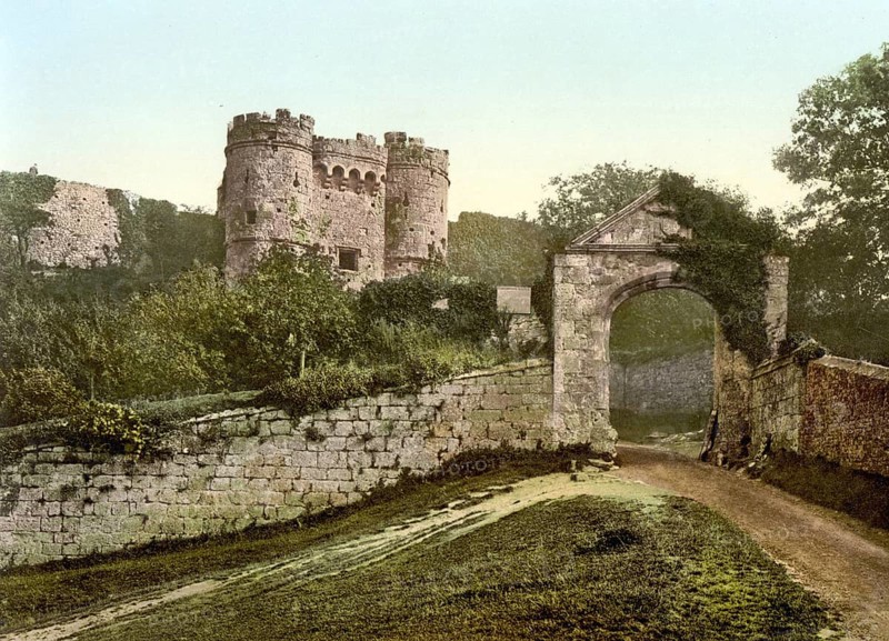 Carisbrocke, Carisbrooke, das Schloss, Isle of Wight, England / the castle, England, Historic, digitally restored reproduction from a 19th century original, 1880, Record date not stated