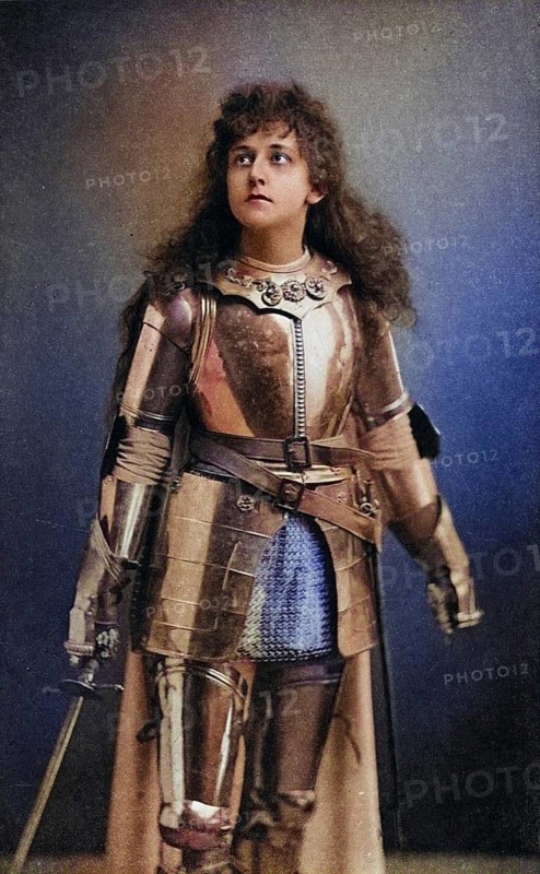 Mary Kingsley as Joan of Arc in the historical drama Henry IV Part 1 by William Shakespeare. Alice Maud Mary Arcliffe (1852-1936) English actress who used the stage name Mary Kingsley. Active in the woman's suffrage movement in London from around 1906, ca. 1895, Historical, digitally restored reproduction from a 19th century original, Record date not stated